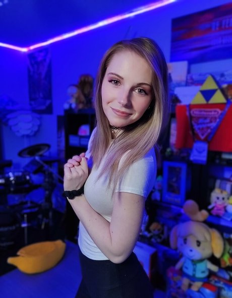 MissClick nude model pics