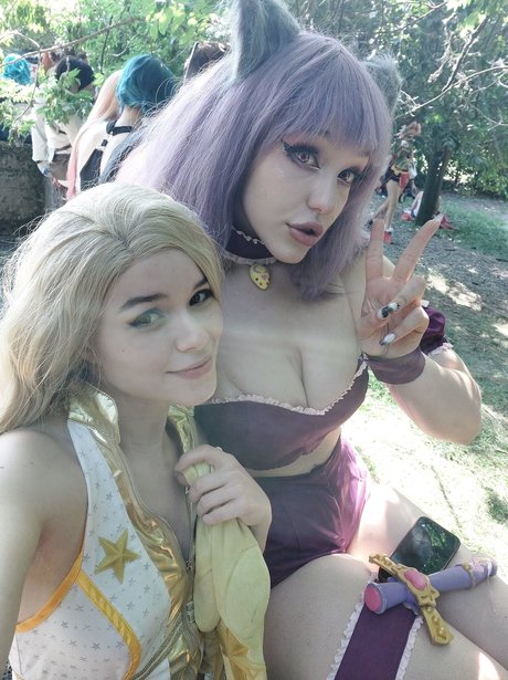 Inu A Akane sexy model image