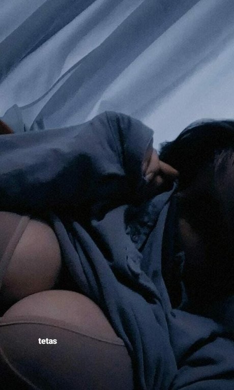 Mafuyh naked model image