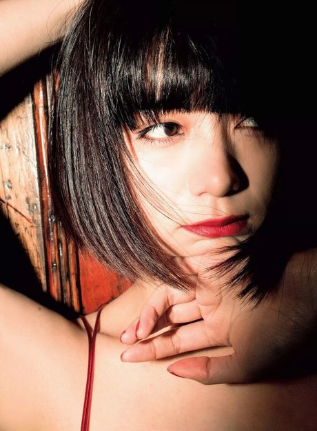 Elaiza Ikeda perfect model pictures