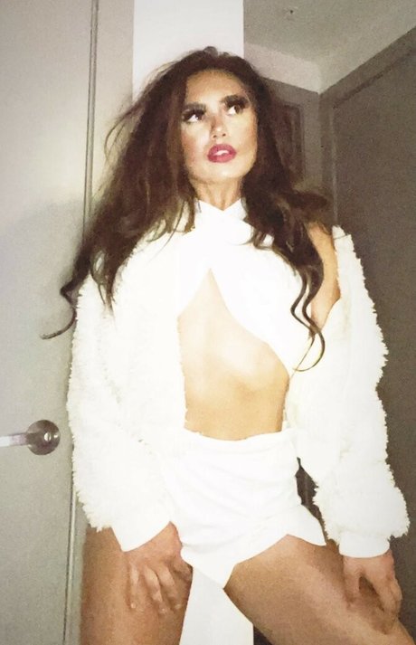 Shari G model adult pics