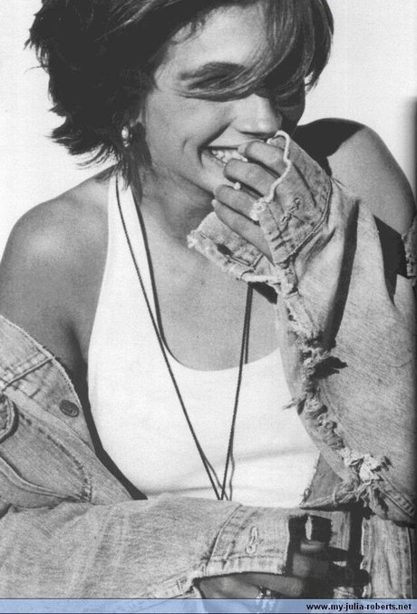 Julia Roberts Profile pic