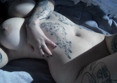 lilmarsbaby model nude images