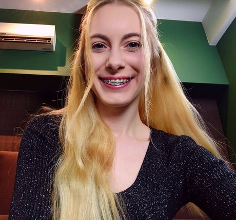 Girl i am beautiful pornstar photo