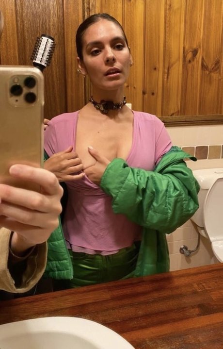 Caitlin Stasey model top picture