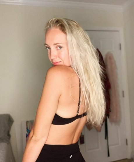 the jeneva hot pornstar photo