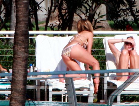 Jennifer Anniston pornstar pretty photo