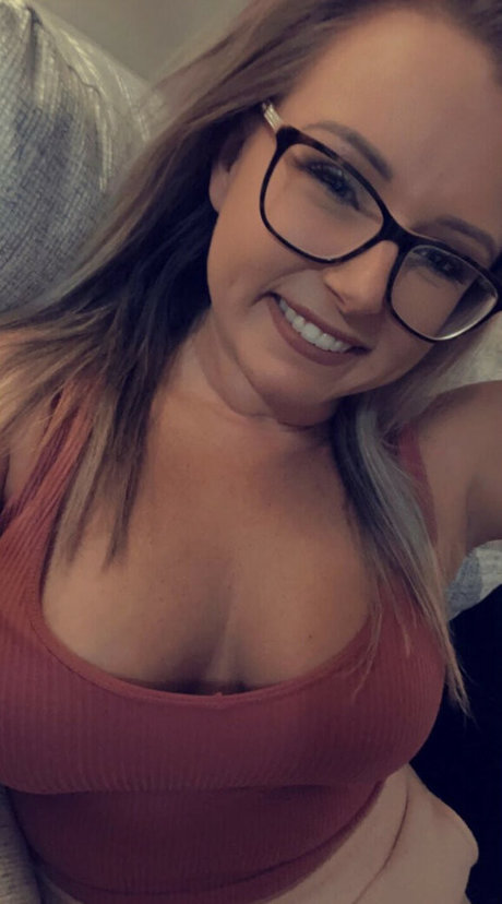 Babydoll0905 erotic pornstar photos