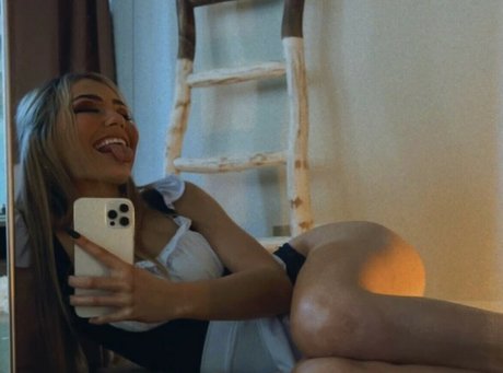 OliviaMaeBae star hd picture