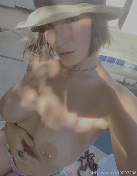 Antonella Shau pornographic actress pic