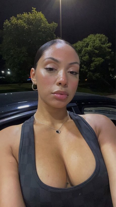 Izzy Clark pornstar nice images