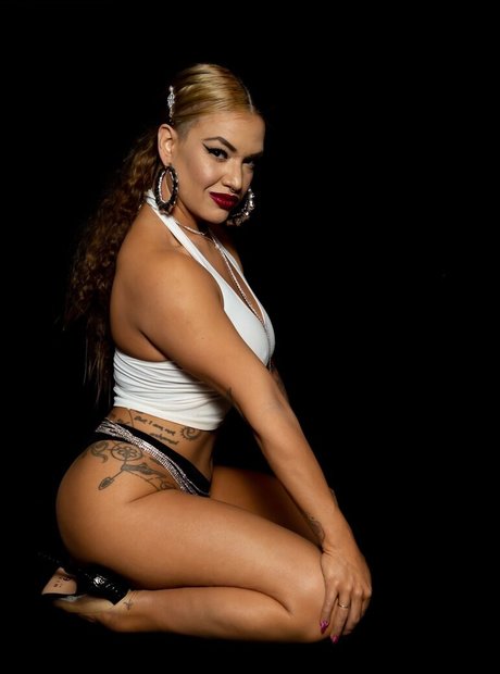 Shaul Guerrero model perfect pic