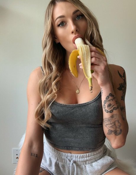 Yourgirllv art actress picture