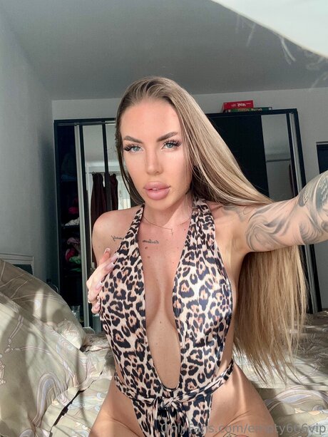 empty666vip pornstar naked image