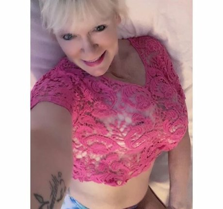 Sandie Lee Profile pic