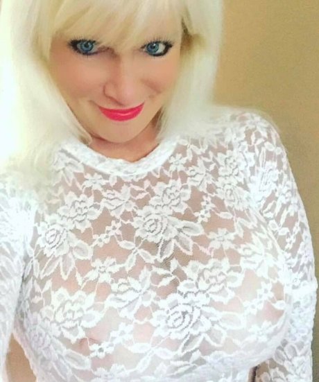 Sandie Lee model xxx image