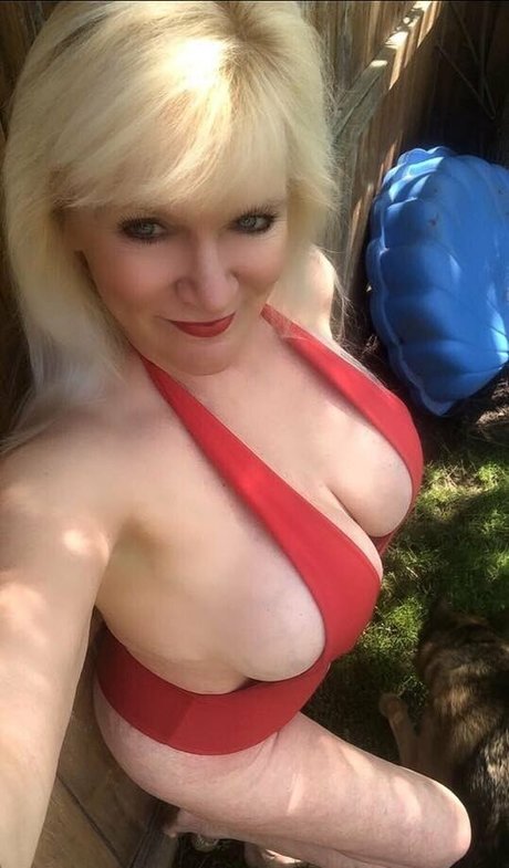 Sandie Lee star erotic image