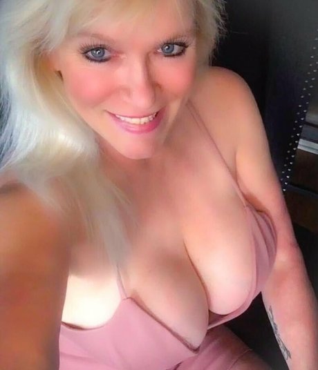 Sandie Lee pornstar nice archive