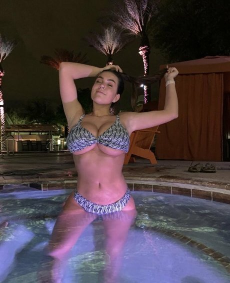 Maggie W model sexy galleries