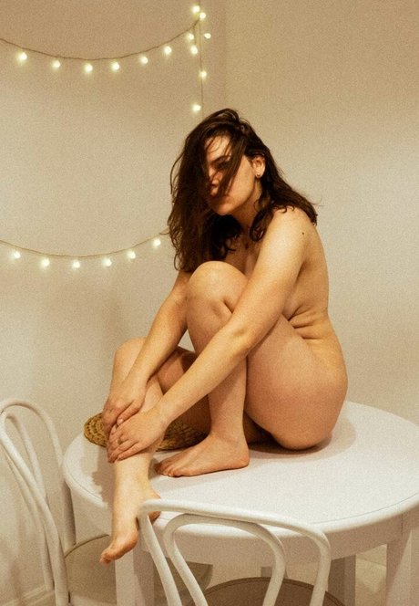 Joanna Wolinska art model pictures