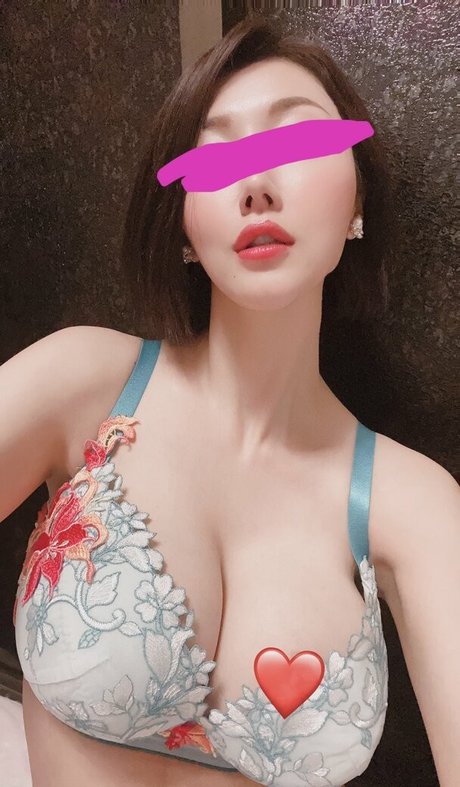 Yuria Mitsushima model naked pic