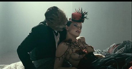 Andrea Osvart pornstar naked picture