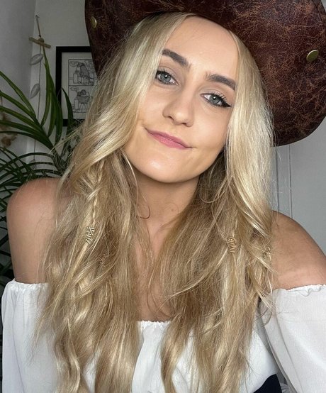 Ellierose Kelly pornstar beautiful images