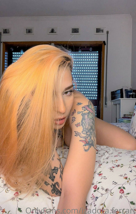 Izadora Ferrari star hot photo