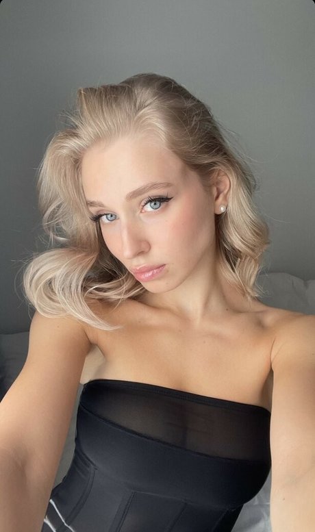 Marta Istomina beautiful pornstar img