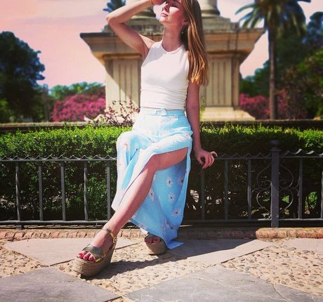 Duaffy M S art model picture