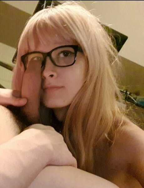 Transgirl1999 sex model photo