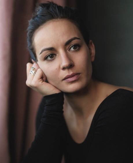 Antonia Desplat hd star picture