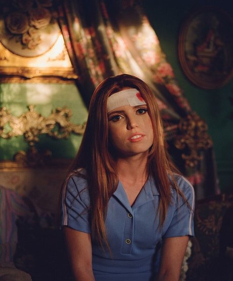 Sydney Sierota beautiful actress images