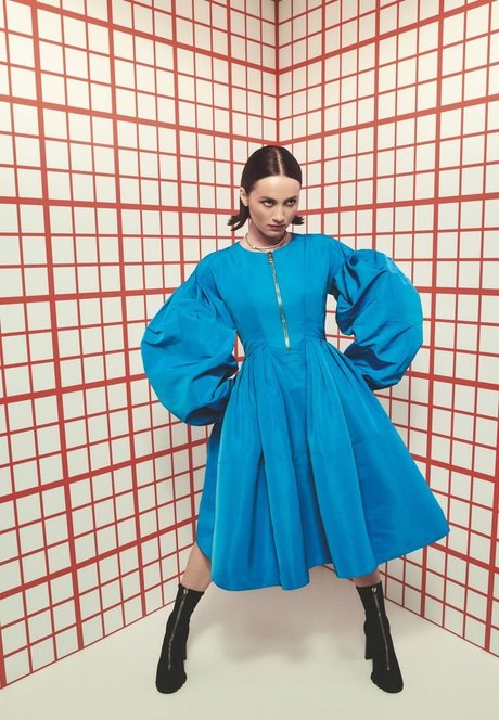 Maude Apatow hot pornstar pics