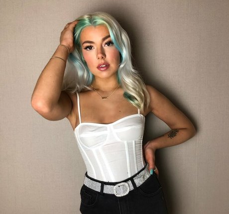 Beccajune model free picture