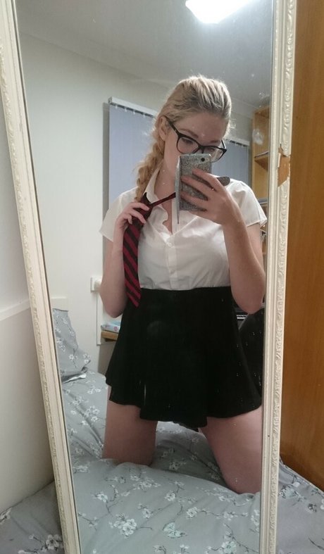 Piamay star sexy image