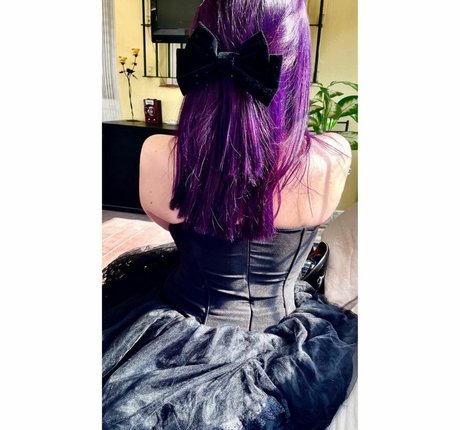 Draculonaa pretty actress galleries