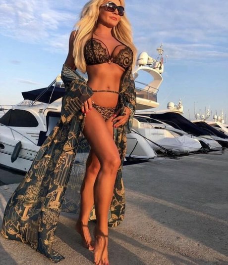 Lenka Dragounova hd actress archive