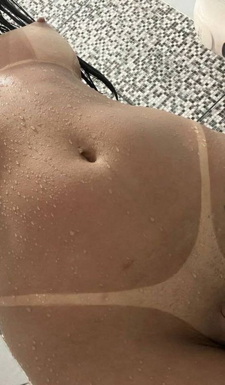 Aline Vitoria star beautiful photos