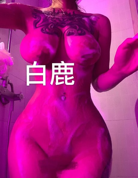 DeerWhite_ nice model pic