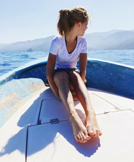 Annalisa Cochrane beautiful model archive