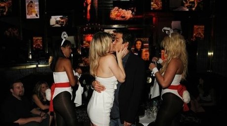 Andrea Lowell sexy actress galleries