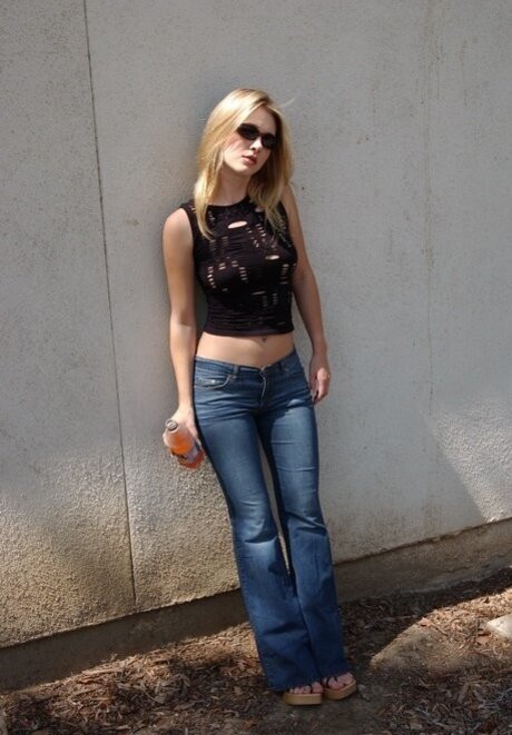 Andrea Lowell free pornstar img