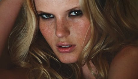 Anne Vyalitsyna porn actress img