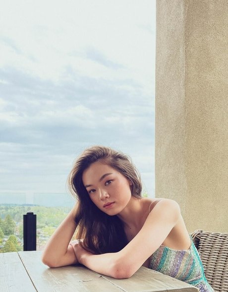 Alexa Loo hd model img