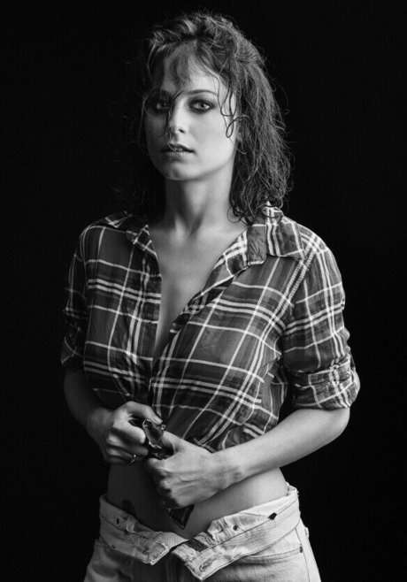 Yael Gayaa star free photo