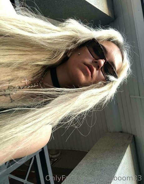 Olivia Tores naked model image