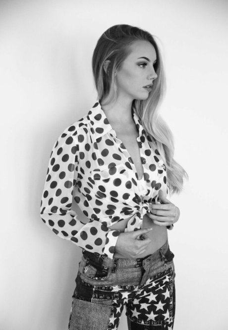 Ali Miller pornstar nude archive