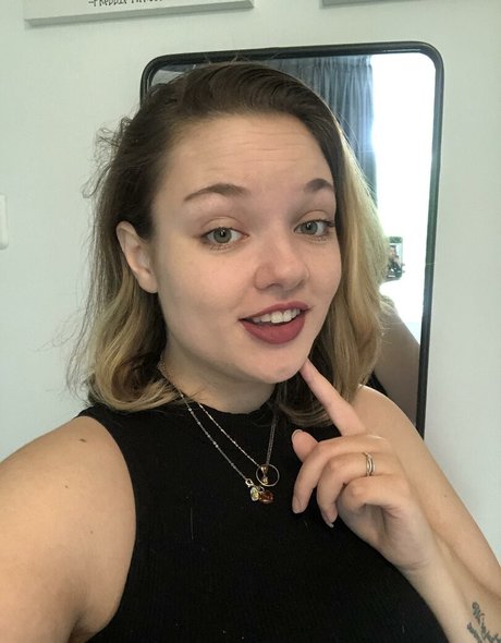 Cheyenne1607 actress images