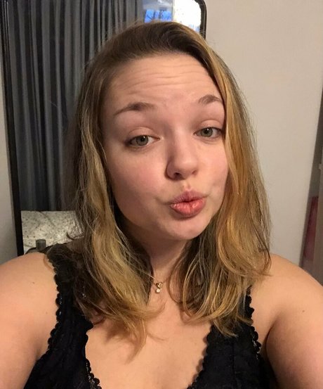 Cheyenne1607 star nude image